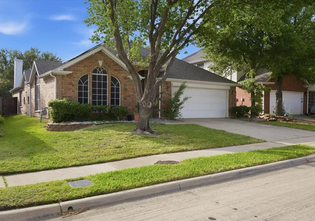 Photo 2 of Single family home for sale at 2101 Oak Manor Dr, Bedford, TX 76021 | MLS# 21228459 | Listing updated on 2026-08-05