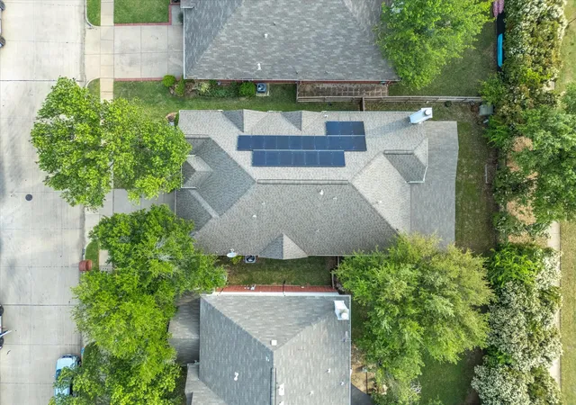 Photo 4 of Single family home for sale at 2101 Oak Manor Dr, Bedford, TX 76021 | MLS# 21228459 | Listing updated on 2026-08-05