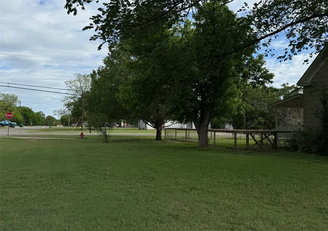 24th image of 280 W 4th St, Crawford, TX 76638 | MLS# 21233082