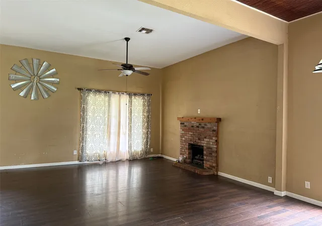 Photo 3 of Sale Pending at 280 W 4Th St, Crawford, TX 76638 | MLS# 21233082 | Listing updated on 2026-10-05