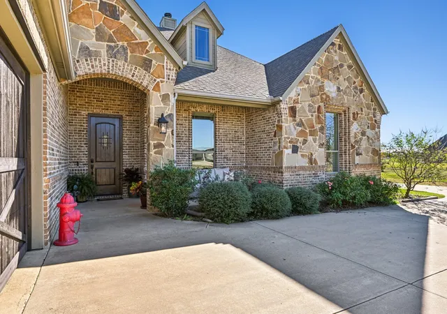 Photo 3 of Single family home for sale at 5025 White Pine Dr, Royse City, TX 75189 | MLS# 21232990 | Listing updated on 2026-07-05