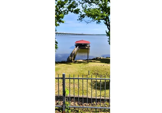 Homes for sale in Shreveport, LA | 5337 S Lakeshore Dr, Shreveport, LA 71109 | MLS# 21233153