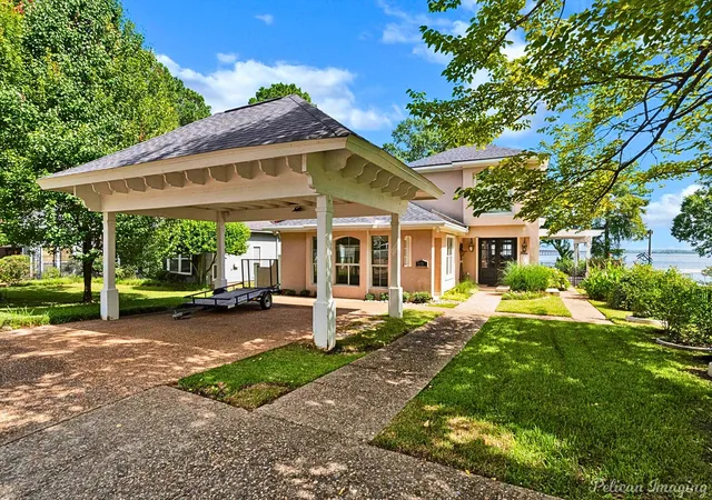 Homes for sale in Shreveport, LA | 5337 S Lakeshore Dr, Shreveport, LA 71109 | MLS# 21233153