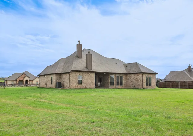 Photo 3 of Single family home for sale at 1020 Jesse James Ln, Springtown, TX 76082 | MLS# 21230511 | Listing updated on 2026-10-08