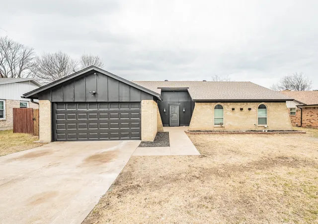 Photo 1 of Single family home for sale at 8409 Glenann Dr, North Richland Hills, TX 76182 | MLS# 21233340 | Listing updated on 2026-10-01