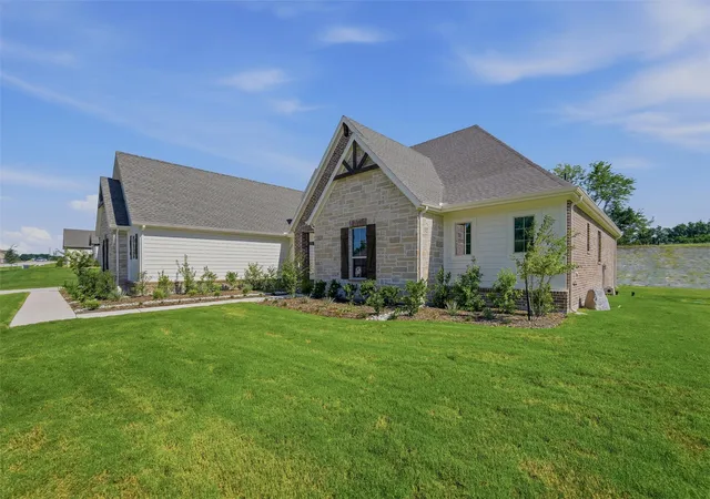 Photo 3 of Single family home for sale at 1002 Perrin Ln, Van Alstyne, TX 75495 | MLS# 21233286 | Listing updated on 2026-10-07