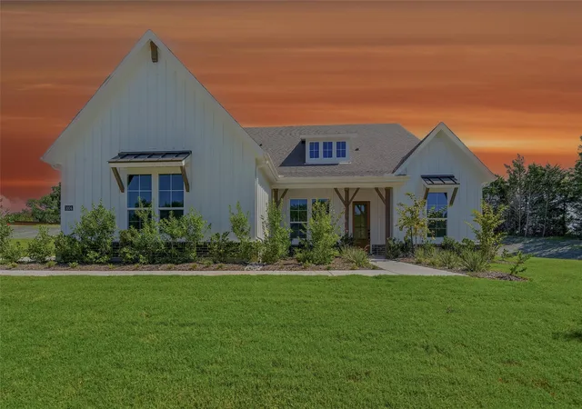 Photo 1 of Single family home for sale at 1004 Perrin Ln, Van Alstyne, TX 75495 | MLS# 21233325 | Listing updated on 2026-10-07