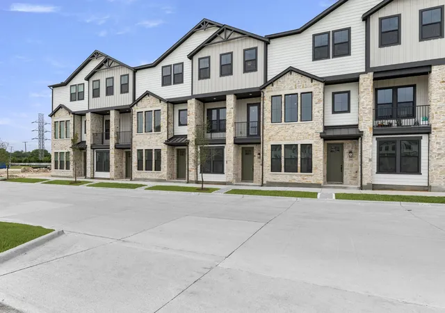 2nd image of 1037 Concan Dr, Plano, TX 75075 | MLS# 21233383
