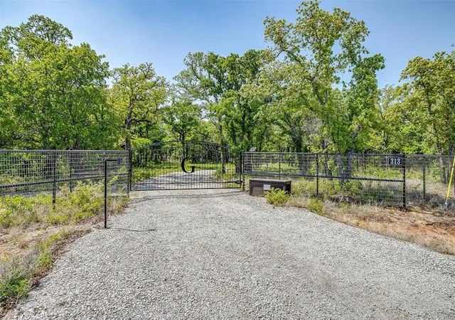 Homes for sale in Perrin, TX | 313 Broken Rd Rd, Perrin, TX 76486 | MLS# 21233440