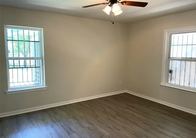 Homes for sale in Fort Worth, TX | 3537 Avenue I, Fort Worth, TX 76105 | MLS# 21230775