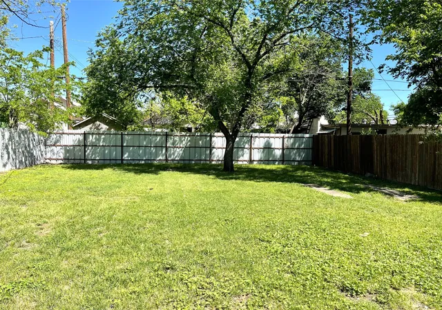 Homes for sale in Fort Worth, TX | 3537 Avenue I, Fort Worth, TX 76105 | MLS# 21230775