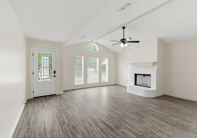 3rd image of 4020 Staghorn Cir N, Fort Worth, TX 76137 | MLS# 21233550