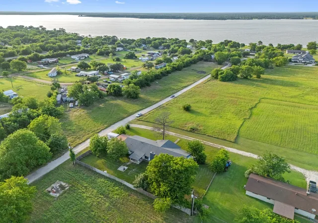 Homes for sale in Quinlan, TX | 713 W Rosemary St, Quinlan, TX 75474 | MLS# 21233647