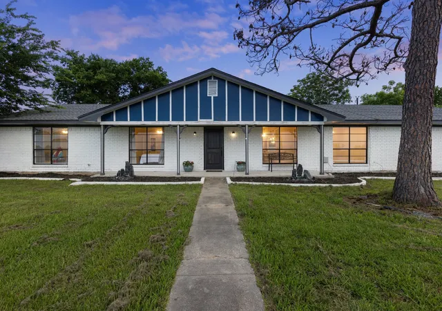 Homes for sale in Quinlan, TX | 713 W Rosemary St, Quinlan, TX 75474 | MLS# 21233647