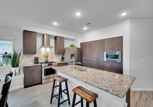 Photo 4 of Single family home for sale at 241 White Tail Ln, Alvarado, TX 76009 | MLS# 21231155 | Listing updated on 2026-09-17