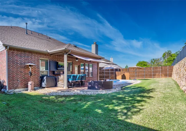 Photo 3 of Sale Pending at 1909 Nob Hill Ct, Denton, TX 76210 | MLS# 21230766 | Listing updated on 2026-07-17