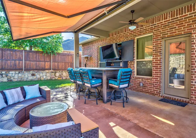 Photo 3 of Sale Pending at 1909 Nob Hill Ct, Denton, TX 76210 | MLS# 21230766 | Listing updated on 2026-07-17