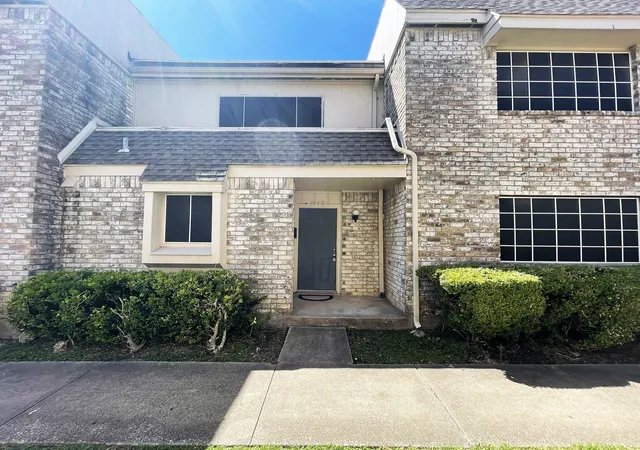 Homes for sale in Richardson, TX | 2137 Trellis Pl #2137, Richardson, TX 75081 | MLS# 21233196
