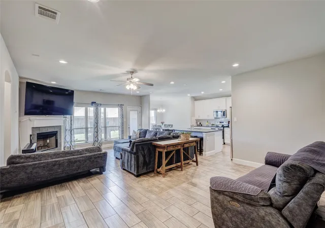 Photo 2 of Single family home for sale at 1408 Eagle Nest Dr, Azle, TX 76020 | MLS# 21232181 | Listing updated on 2026-07-06