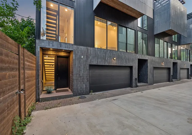 Photo 1 of Townhouse for sale at 4828 Caxton Ct, Dallas, TX 75204 | MLS# 21202617 | Listing updated on 2026-08-31