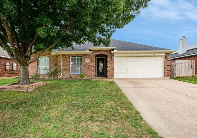 Homes for sale in Burleson, TX | 943 Morgan Dr, Burleson, TX 76028 | MLS# 21232352