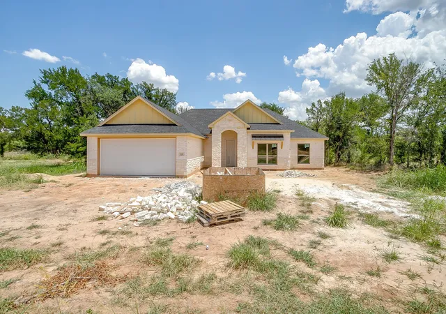 Photo 2 of Single family home for sale at 320 Rita Ridge Ct, Millsap, TX 76066 | MLS# 21226473 | Listing updated on 2026-10-05