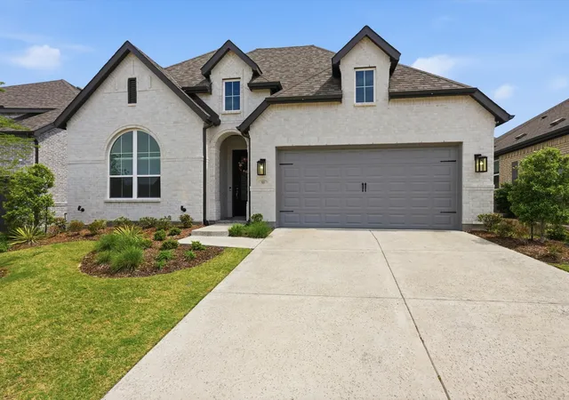 Photo 2 of Sale Pending at 505 Red Barn Dr, Van Alstyne, TX 75495 | MLS# 21230690 | Listing updated on 2026-07-27