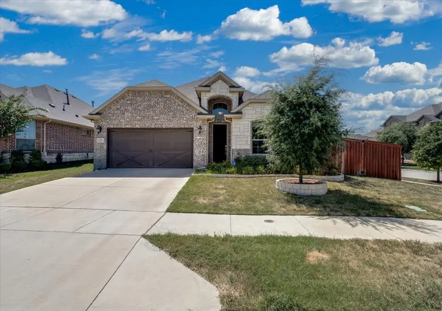 Photo 2 of Single family home for sale at 277 Mineral Point Dr, Aledo, TX 76008 | MLS# 21234030 | Listing updated on 2026-09-05
