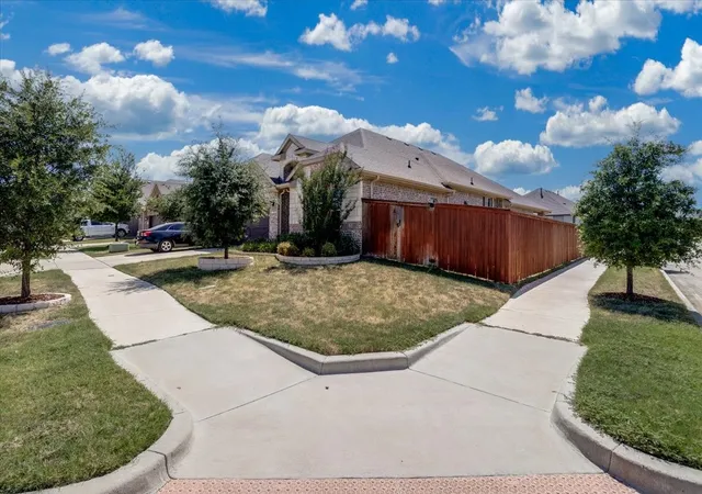 Photo 3 of Single family home for sale at 277 Mineral Point Dr, Aledo, TX 76008 | MLS# 21234030 | Listing updated on 2026-09-05