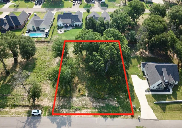 Photo 3 of Land for sale at 711 Clubview Dr, Kemp, TX 75143 | MLS# 21234110 | Listing updated on 2026-09-18