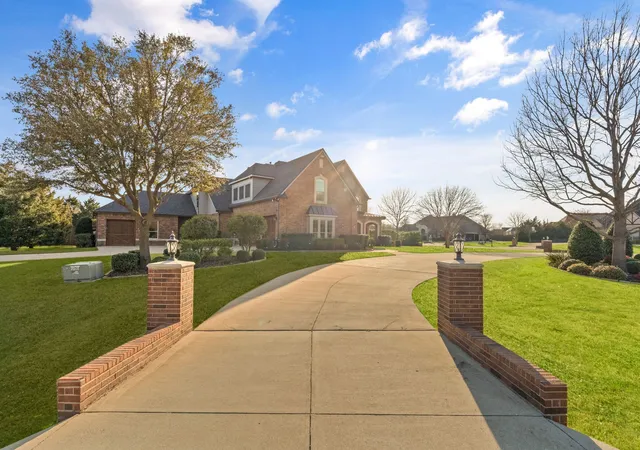 Photo 3 of Sale Pending at 2808 Robert Sender Ct, Allen, TX 75002 | MLS# 21210738 | Listing updated on 2026-07-18