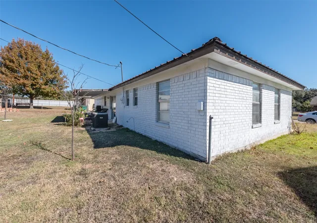 Homes for sale in Hamilton, TX | 403 Sherry Lee Ln, Hamilton, TX 76531 | MLS# 21233852