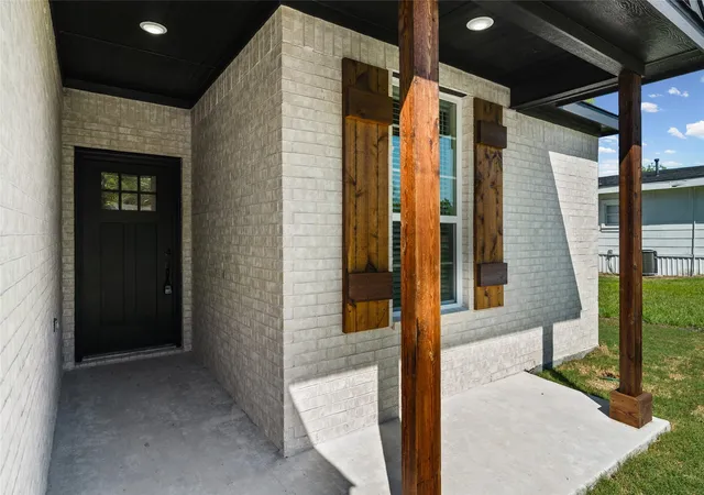 Photo 3 of Sale Pending at 113 N Third St, Celeste, TX 75423 | MLS# 21231377 | Listing updated on 2026-07-24