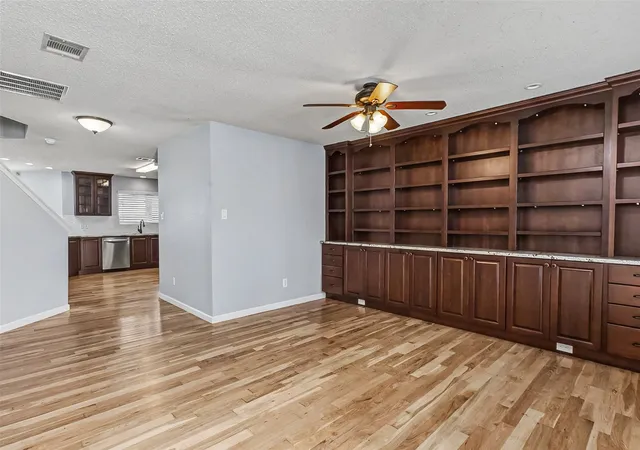 3rd image of 504 Tweeter Dr, Fort Worth, TX 76108 | MLS# 21230005