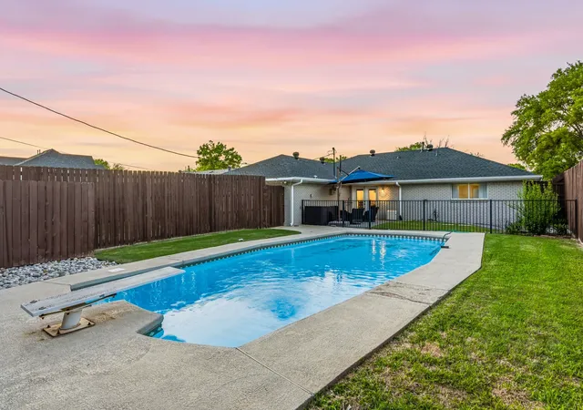 Photo 1 of Single family home for sale at 3556 Royal Ln, Dallas, TX 75229 | MLS# 21224640 | Listing updated on 2026-08-05