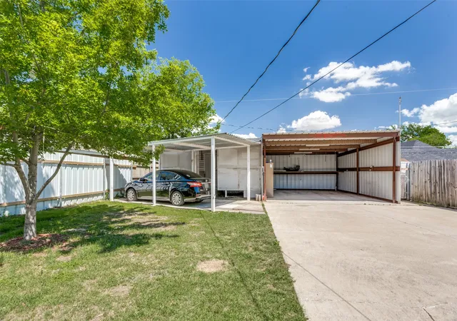 Homes for sale in Fort Worth, TX | 2210 24th St, Fort Worth, TX 76164 | MLS# 21227849