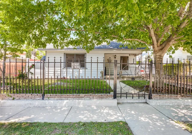 Homes for sale in Fort Worth, TX | 2210 24Th St, Fort Worth, TX 76164 | MLS# 21227849
