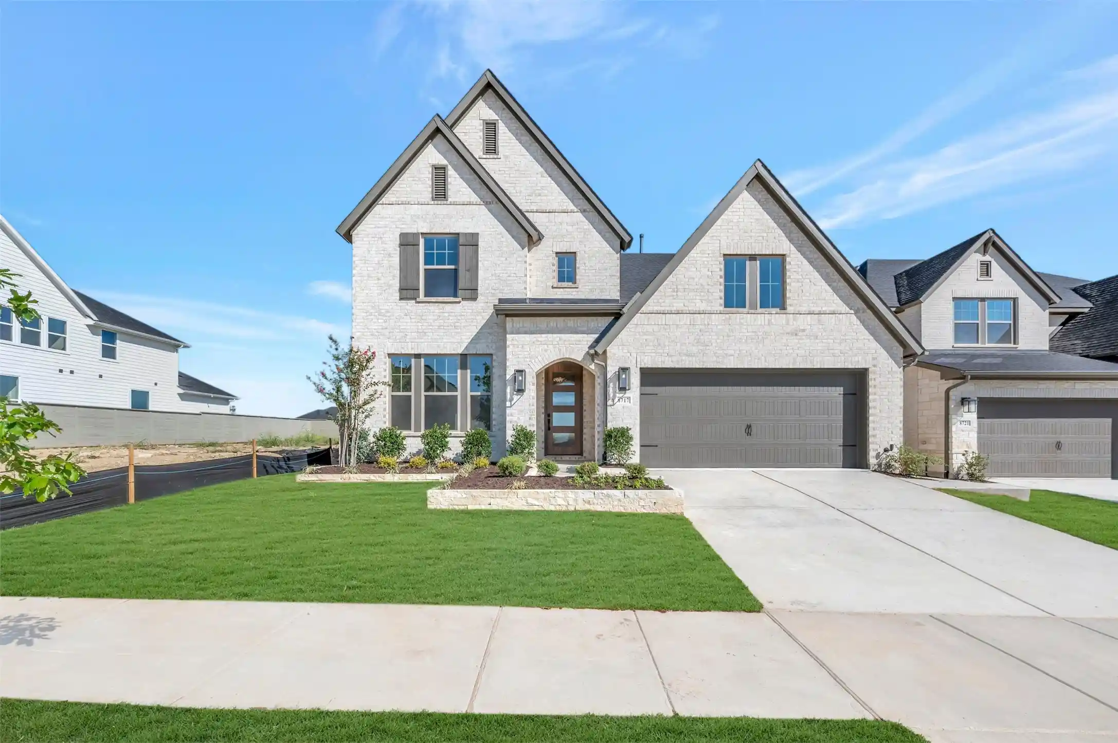 Photo 1 of Single family home for sale at 8717 Chestnut Ln, Justin, TX 76247 | MLS# 21234321 | Listing updated on 2026-10-25