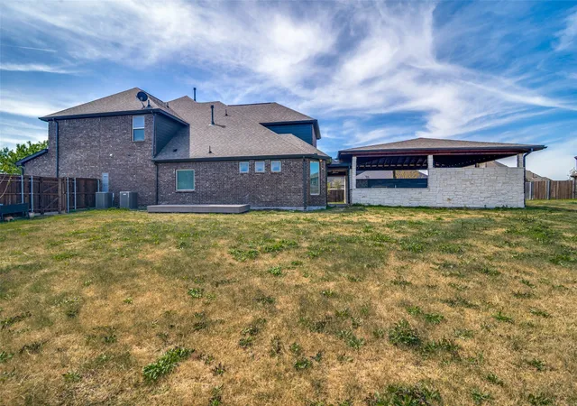 Photo 3 of Single family home for sale at 1215 Hundgate Wy, Forney, TX 75126 | MLS# 21213834 | Listing updated on 2026-09-17