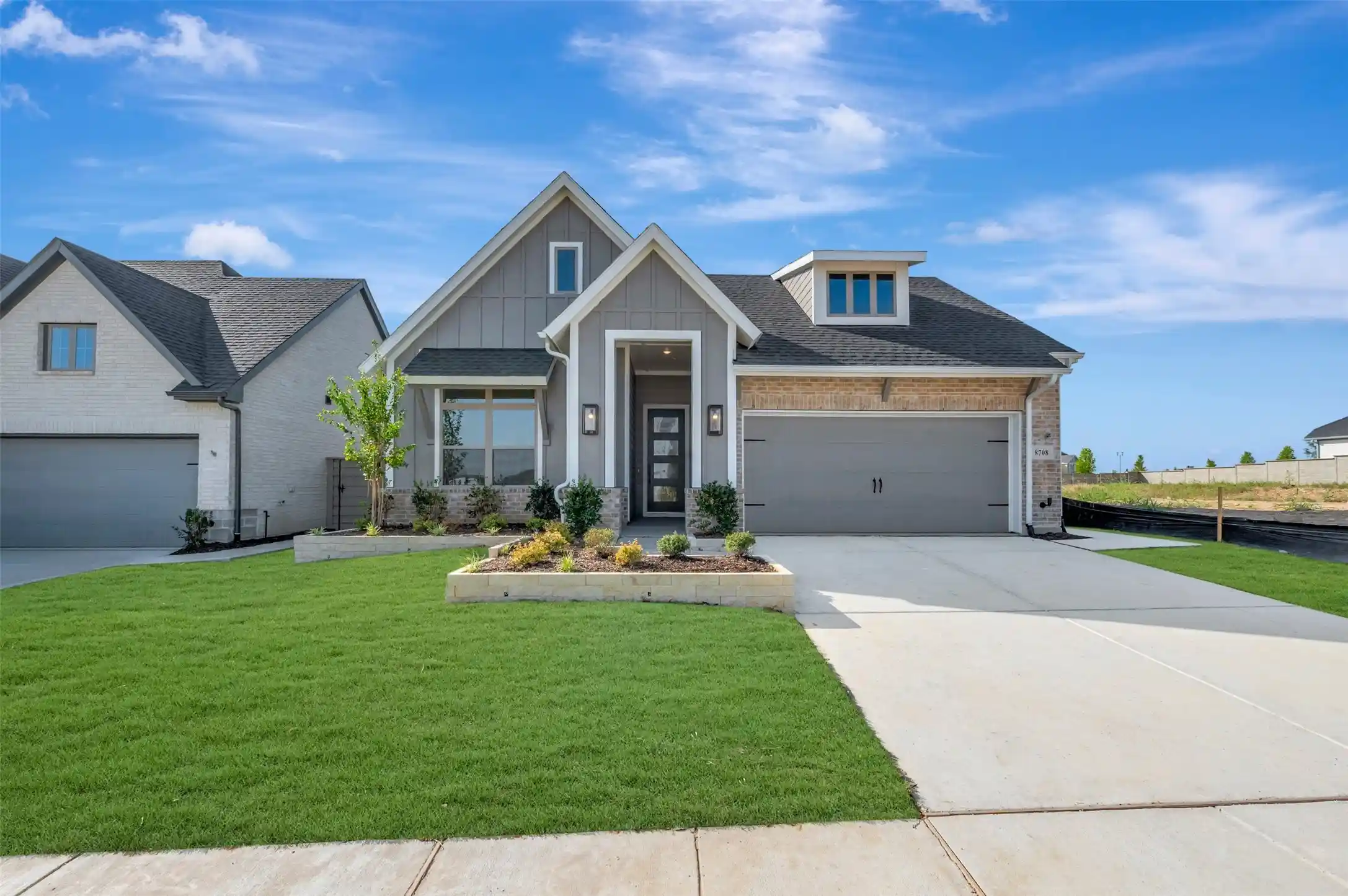 Photo 1 of Single family home for sale at 8708 Chestnut Ln, Justin, TX 76247 | MLS# 21234332 | Listing updated on 2026-10-25