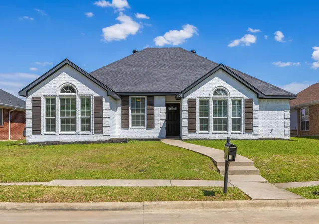 Photo 1 of Sale Pending at 709 Flagstone Wy, Wylie, TX 75098 | MLS# 21229761 | Listing updated on 2026-08-25