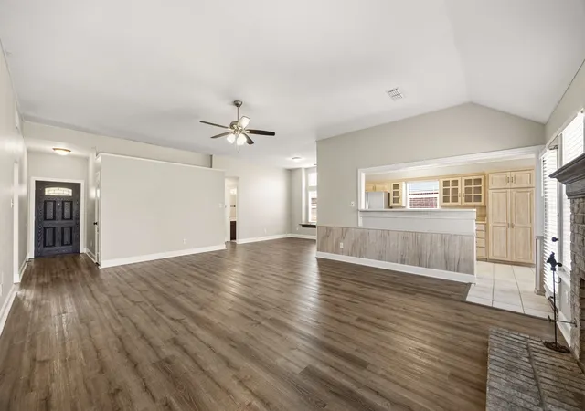 Photo 3 of Sale Pending at 709 Flagstone Wy, Wylie, TX 75098 | MLS# 21229761 | Listing updated on 2026-08-25