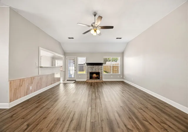 Photo 4 of Sale Pending at 709 Flagstone Wy, Wylie, TX 75098 | MLS# 21229761 | Listing updated on 2026-08-25