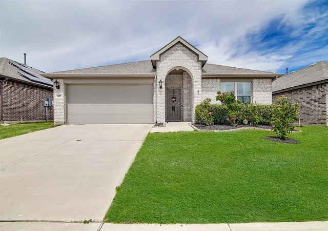 Photo 1 of Single family home for sale at 1109 Nighthawk Trl, Alvarado, TX 76009 | MLS# 21232466 | Listing updated on 2026-10-06