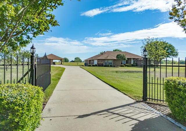 Photo 3 of Single family home for sale at 6671 Fm 660, Ennis, TX 75119 | MLS# 21231402 | Listing updated on 2026-09-18