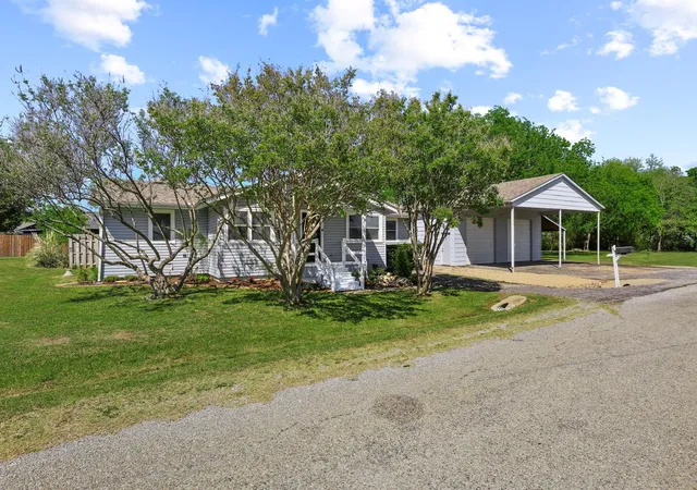 Homes for sale in Pottsboro, TX | 75 Maple Dr, Pottsboro, TX 75076 | MLS# 21228396