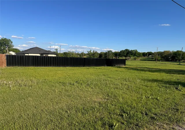 Photo 2 of Land for sale at 207 Pine St, Hillsboro, TX 76645 | MLS# 21234515 | Listing updated on 2026-08-19