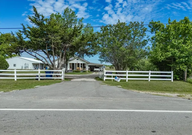 Photo 4 of Single family home for sale at 2414 E Ennis Ave #A, Ennis, TX 75119 | MLS# 21233183 | Listing updated on 2026-09-02