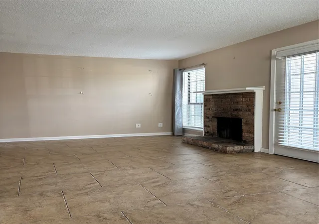 Photo 2 of Condo for sale at 1603 N Garrett Ave #100, Dallas, TX 75206 | MLS# 21231546 | Listing updated on 2026-08-23