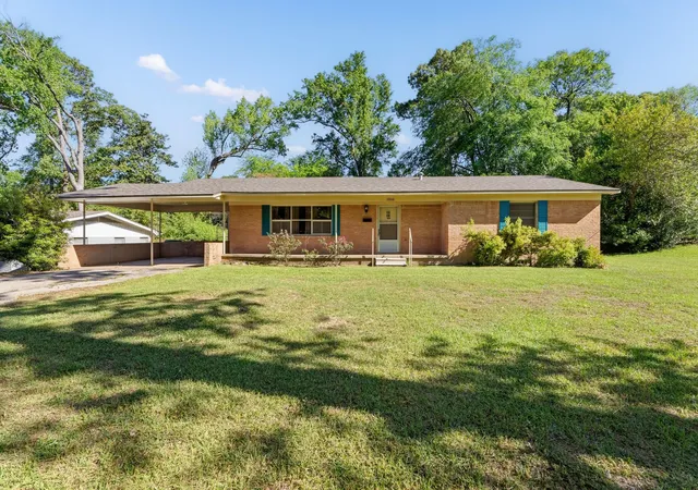 Homes for sale in Tyler, TX | 2800 Tanglewood Dr, Tyler, TX 75701 | MLS# 21234683